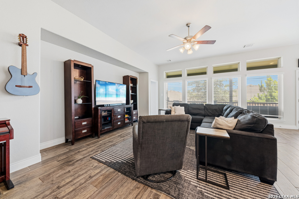 1907 Cottonwood Way