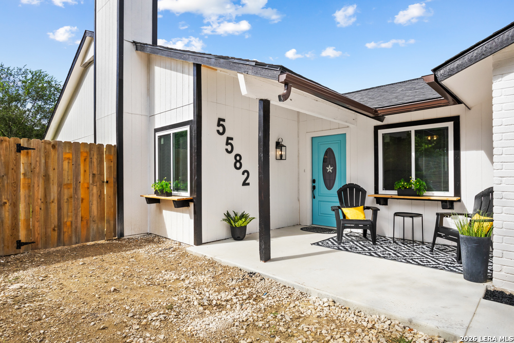 5582 Kissing Oak St.