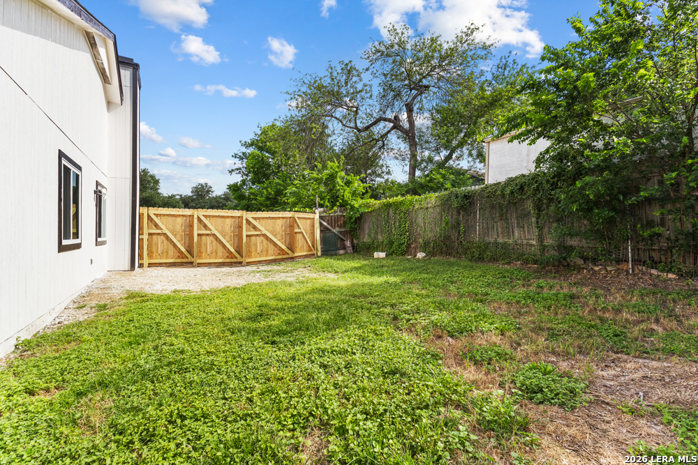 5582 Kissing Oak St.