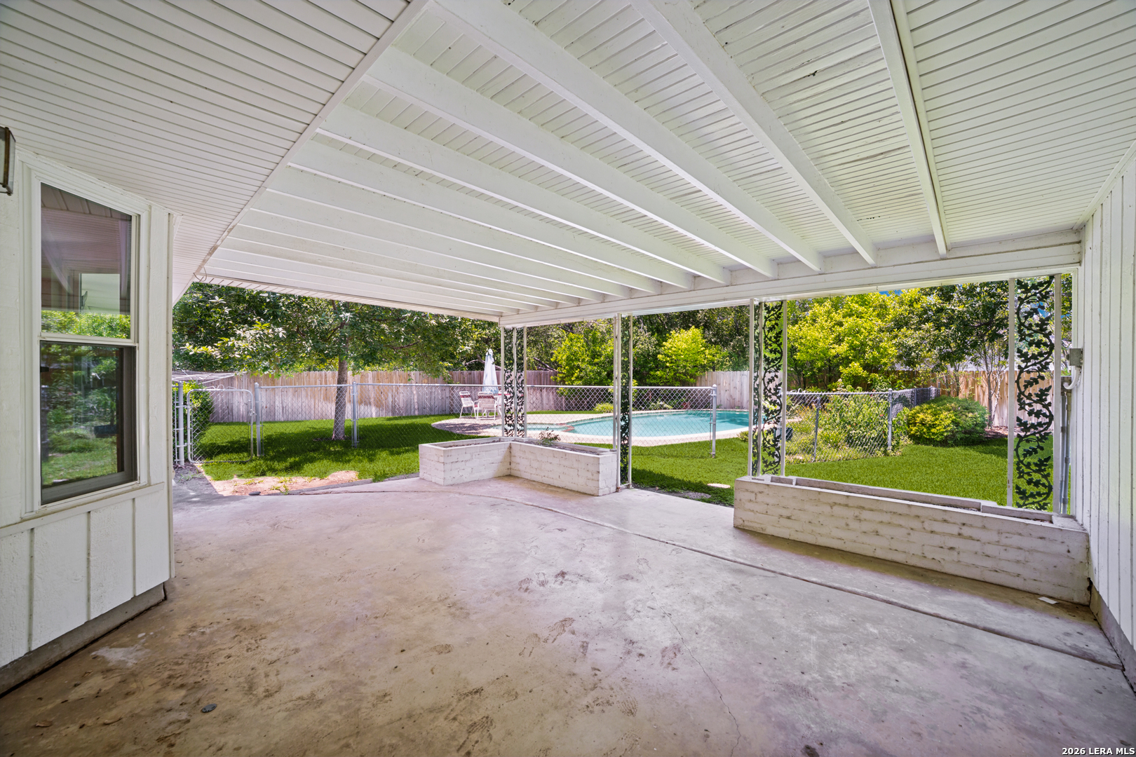 1019 GREY OAK DR