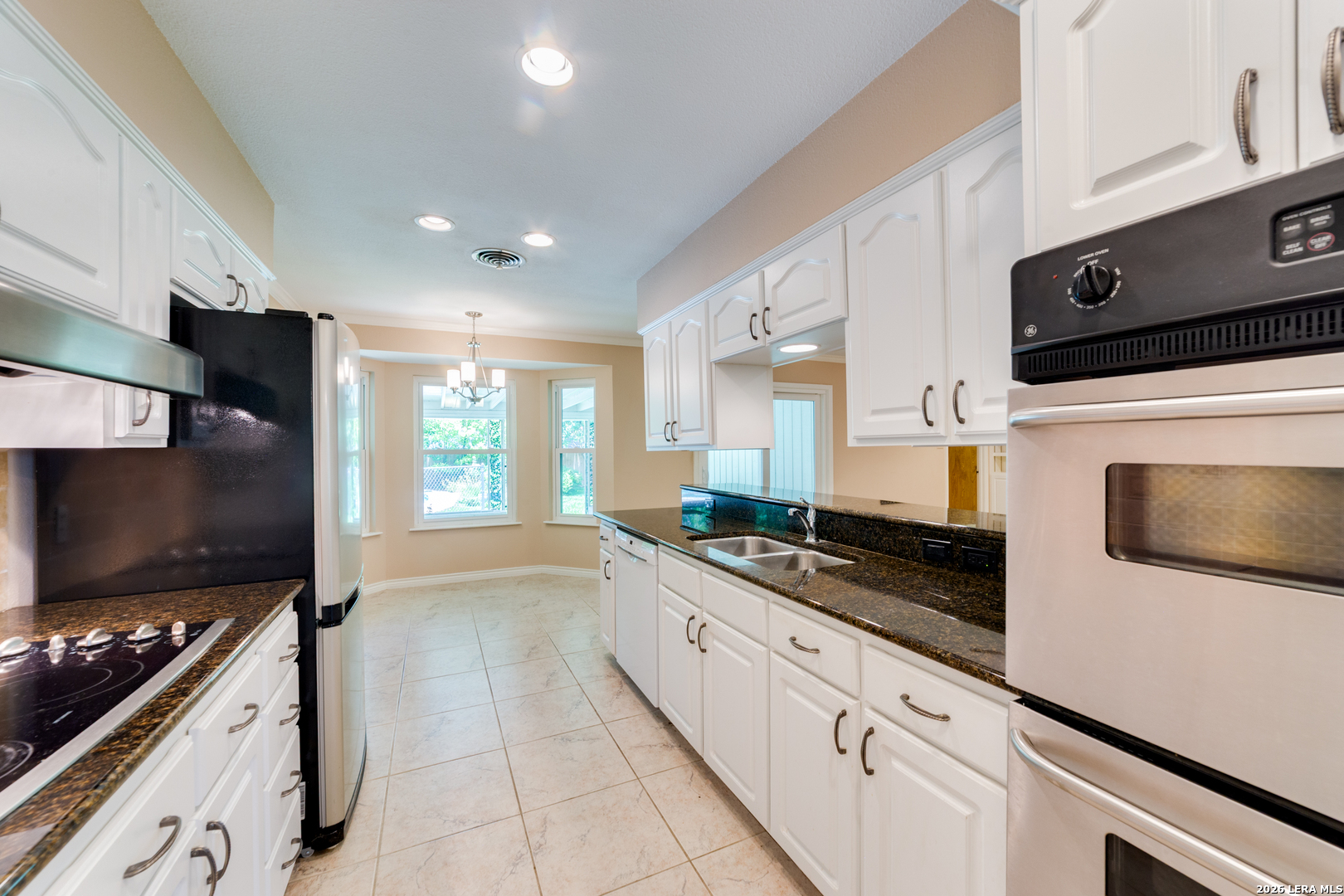 1019 GREY OAK DR