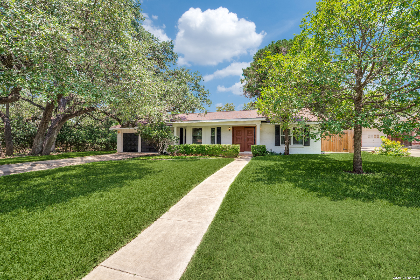 1019 GREY OAK DR