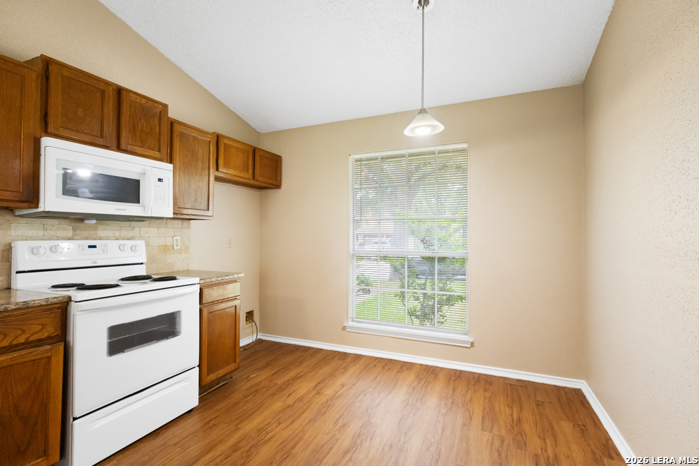 8007 Forest Crossing
