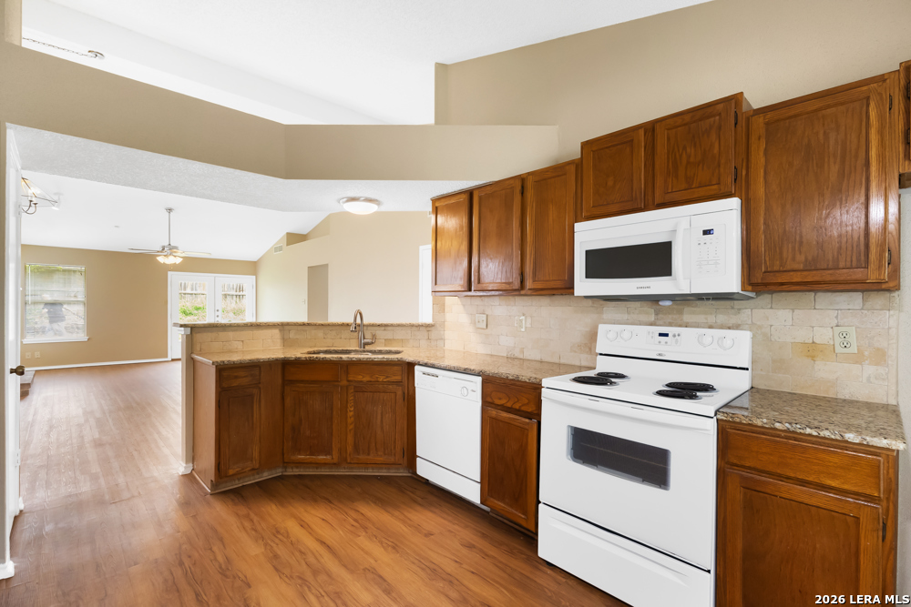 8007 Forest Crossing