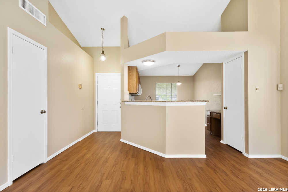 8007 Forest Crossing