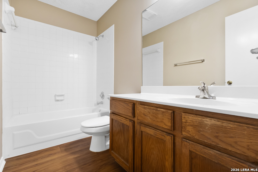 8007 Forest Crossing