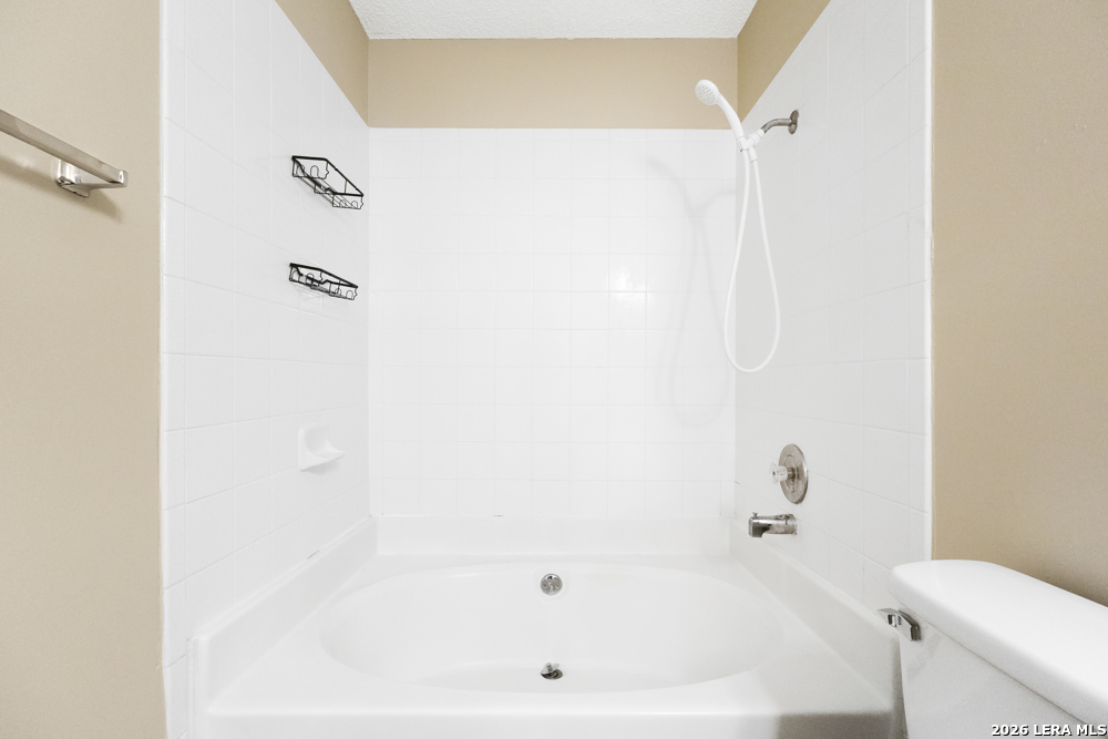 8007 Forest Crossing