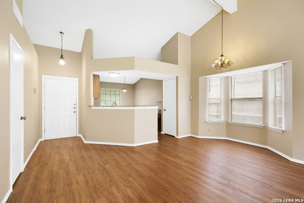 8007 Forest Crossing