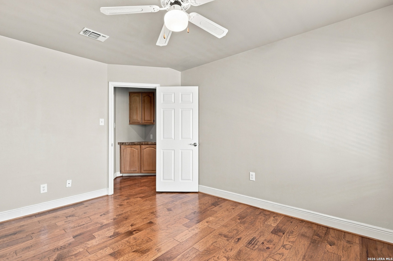 28 COURTSIDE CIR