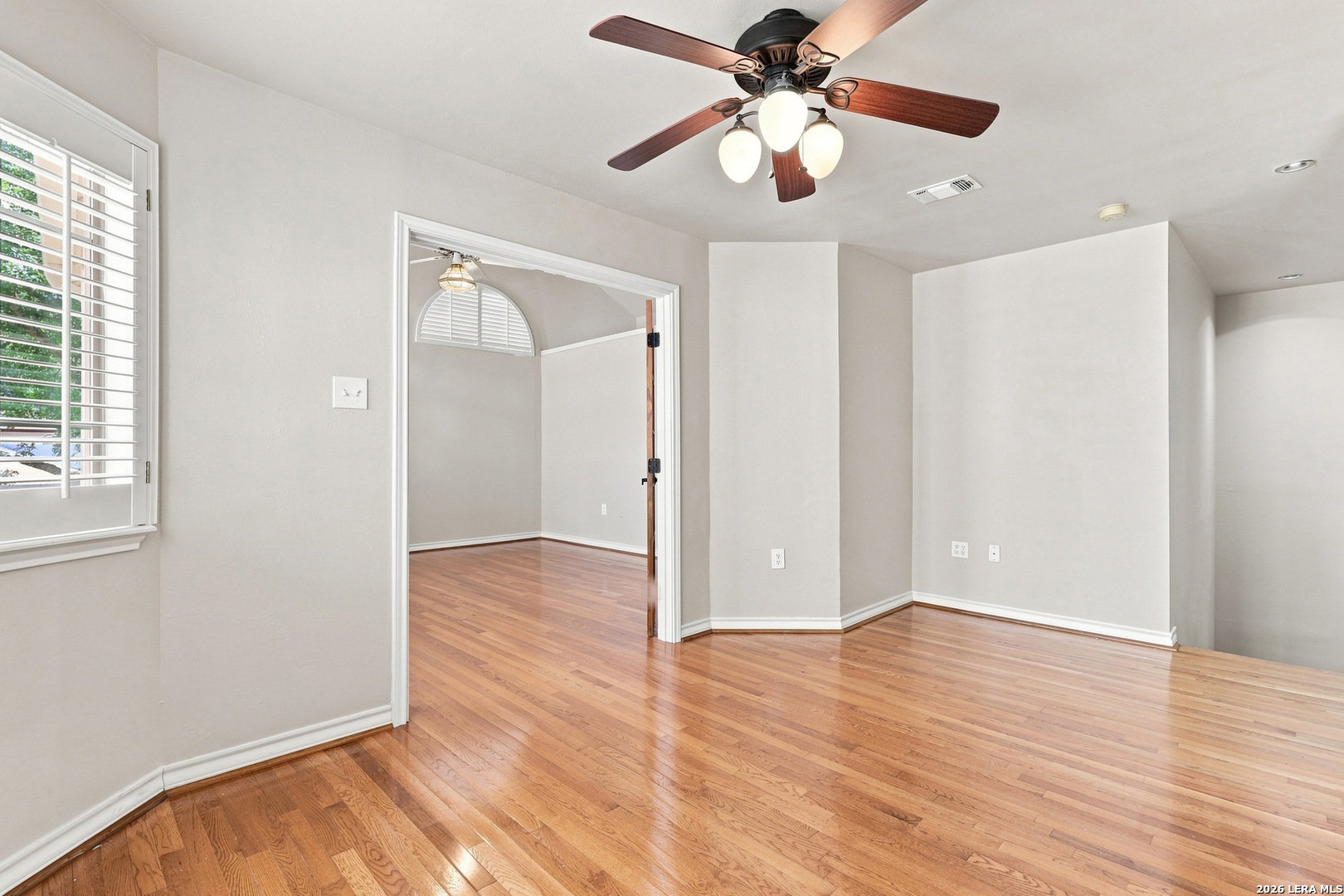 28 COURTSIDE CIR