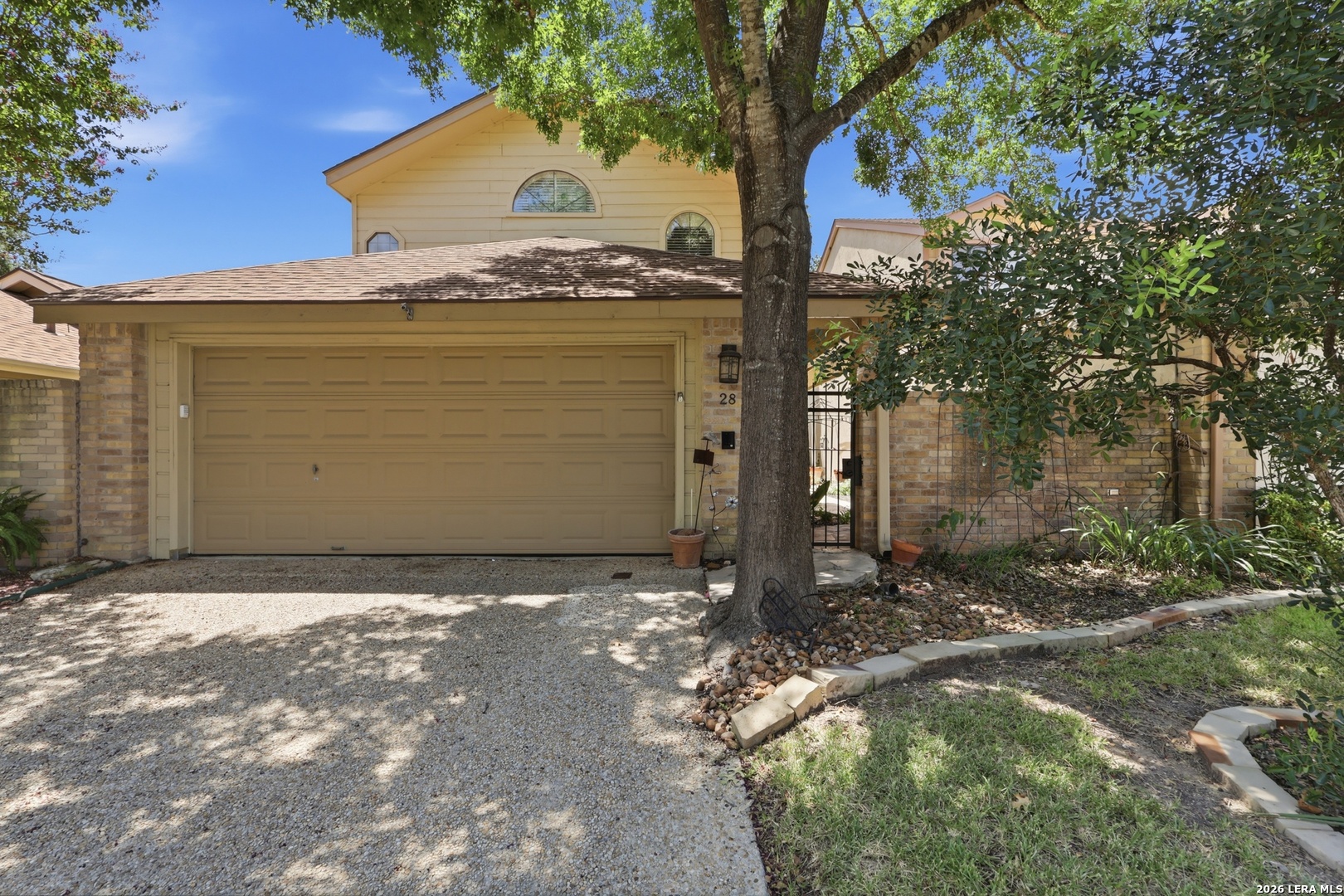 28 COURTSIDE CIR