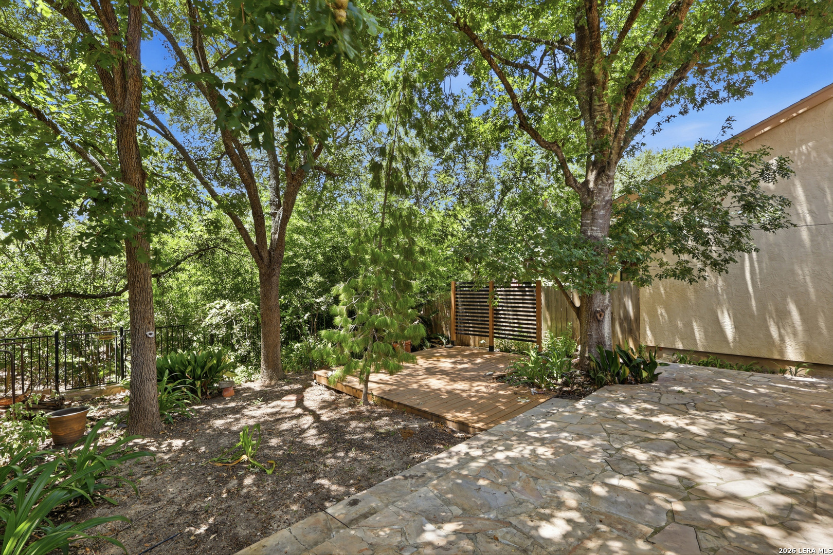 28 COURTSIDE CIR