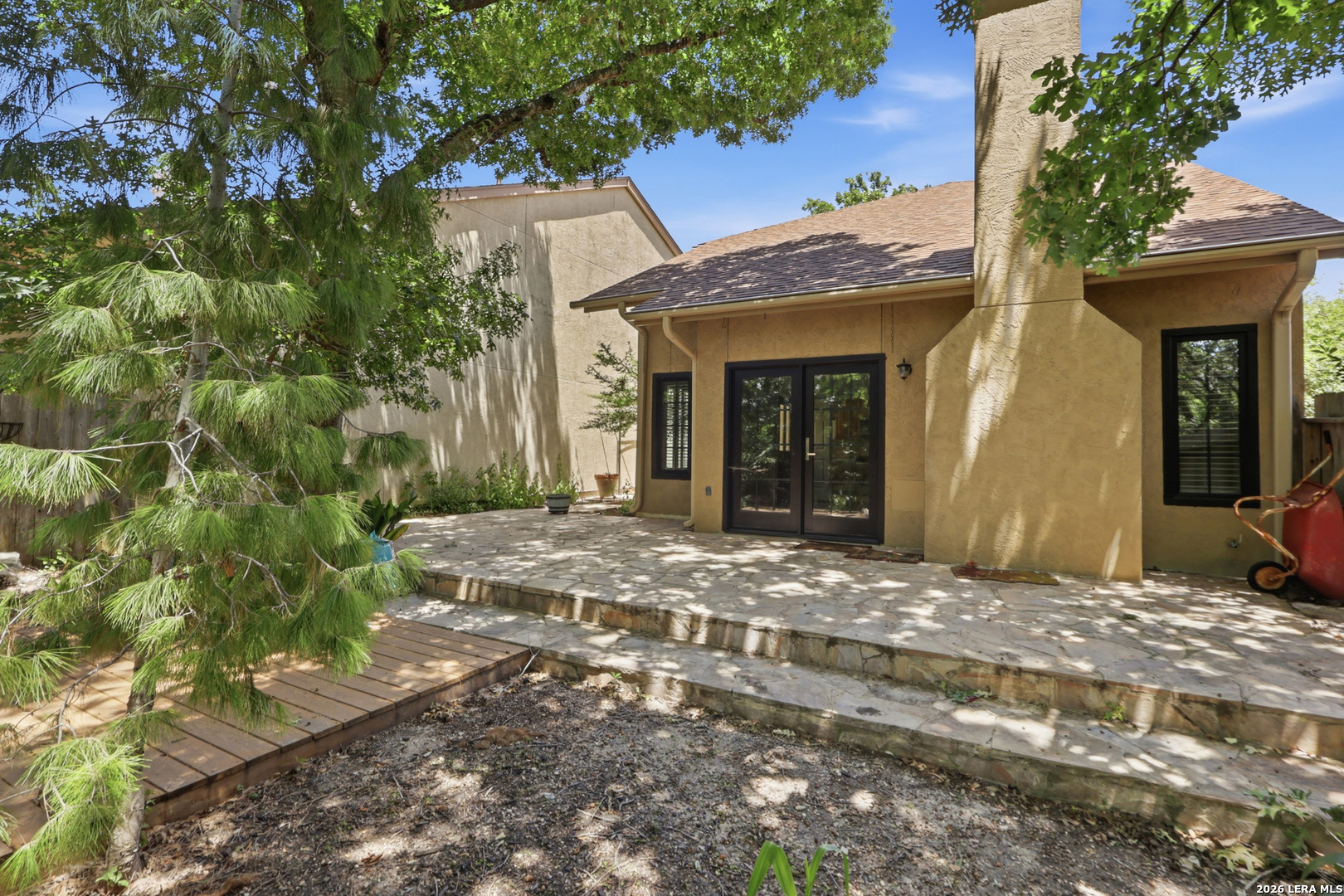28 COURTSIDE CIR