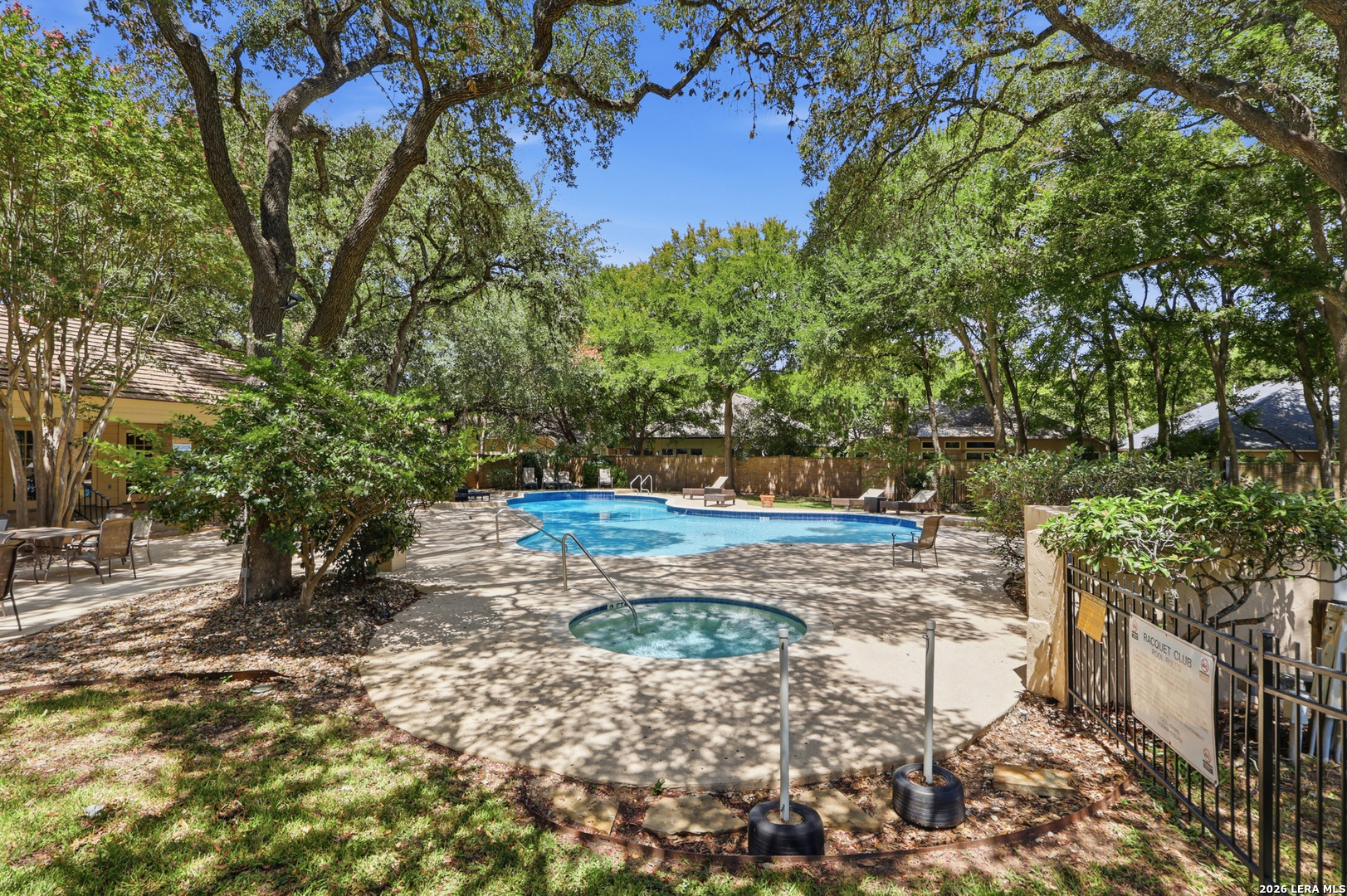 28 COURTSIDE CIR
