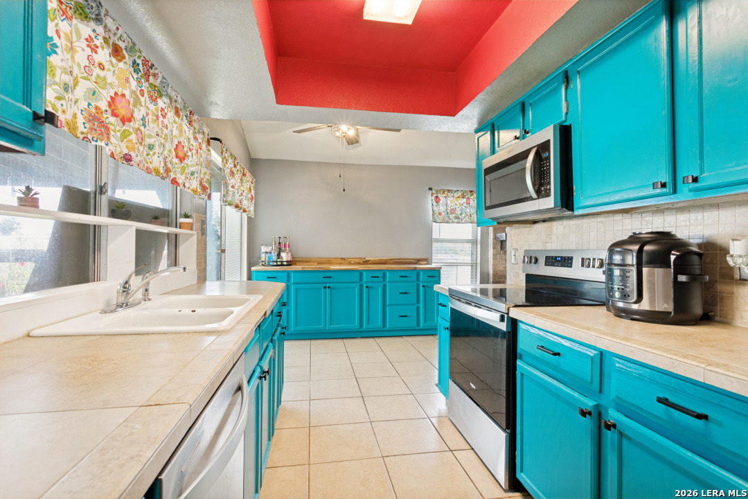 6822 Ludgate