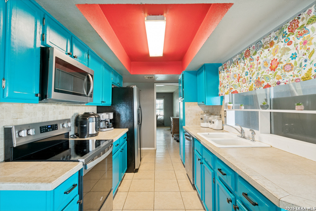 6822 Ludgate