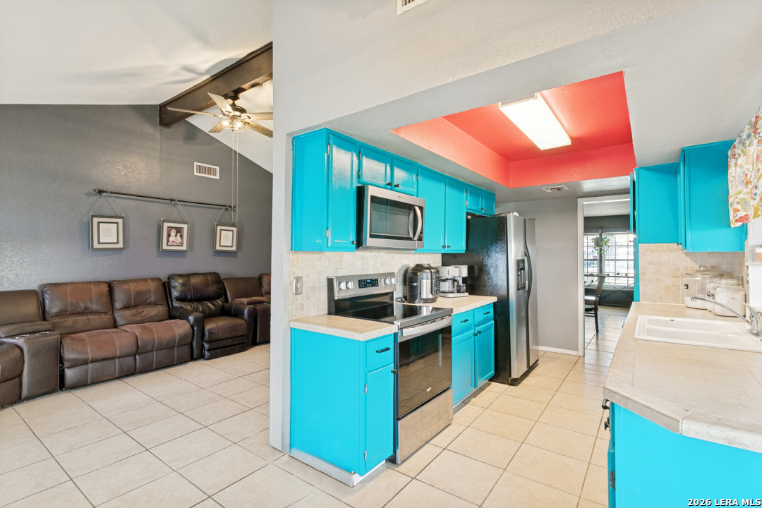 6822 Ludgate