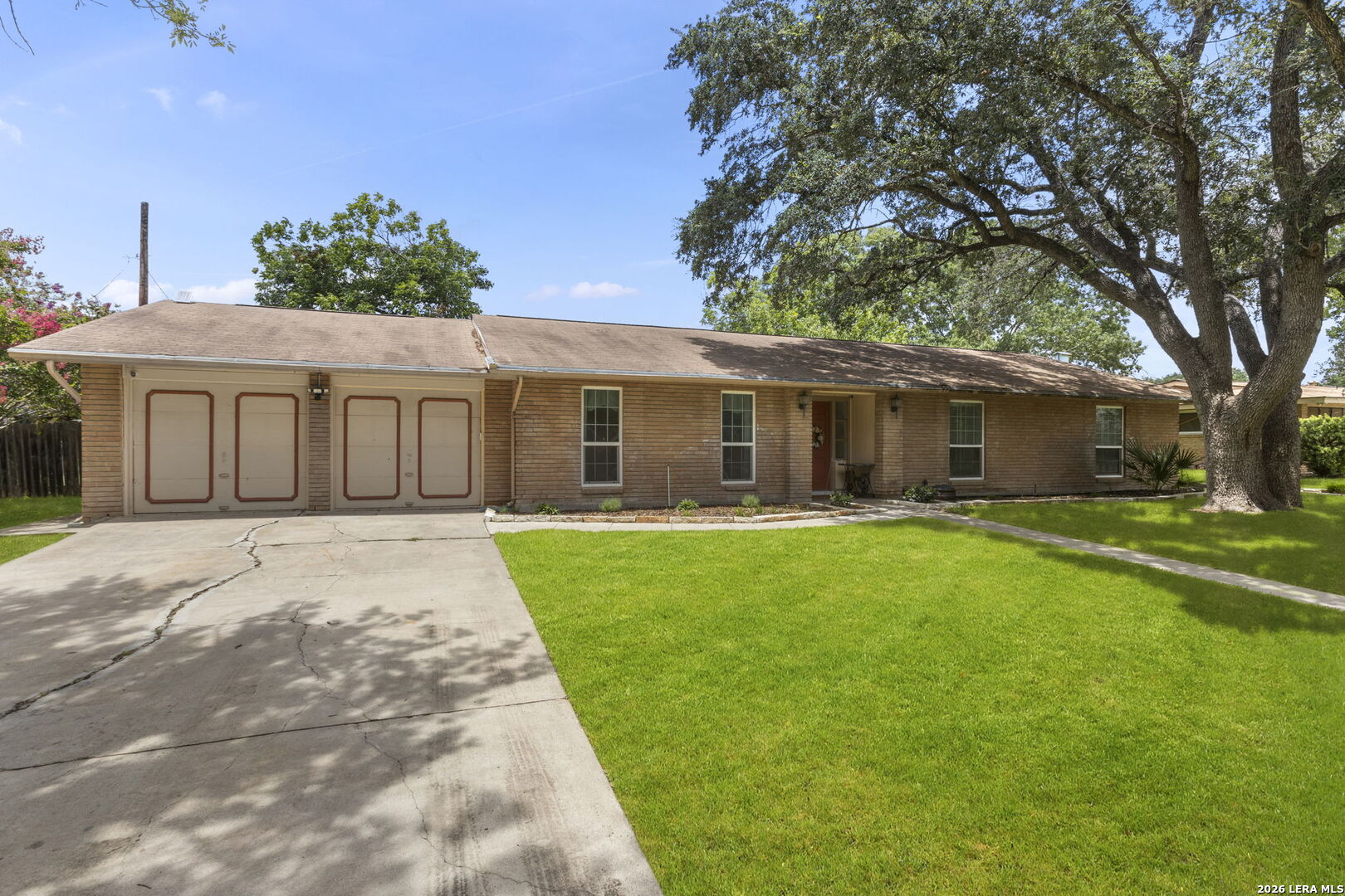 421 Windcrest Dr.