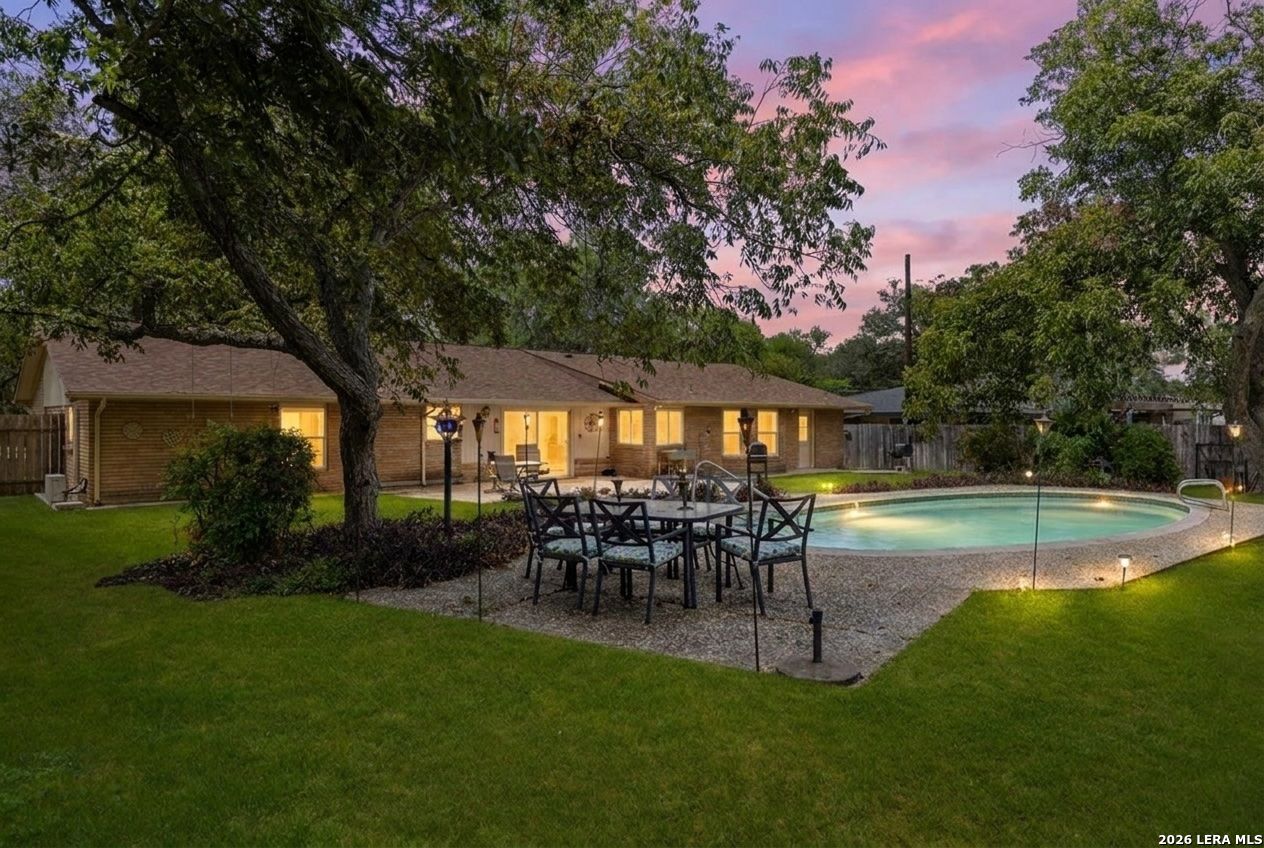 421 Windcrest Dr.