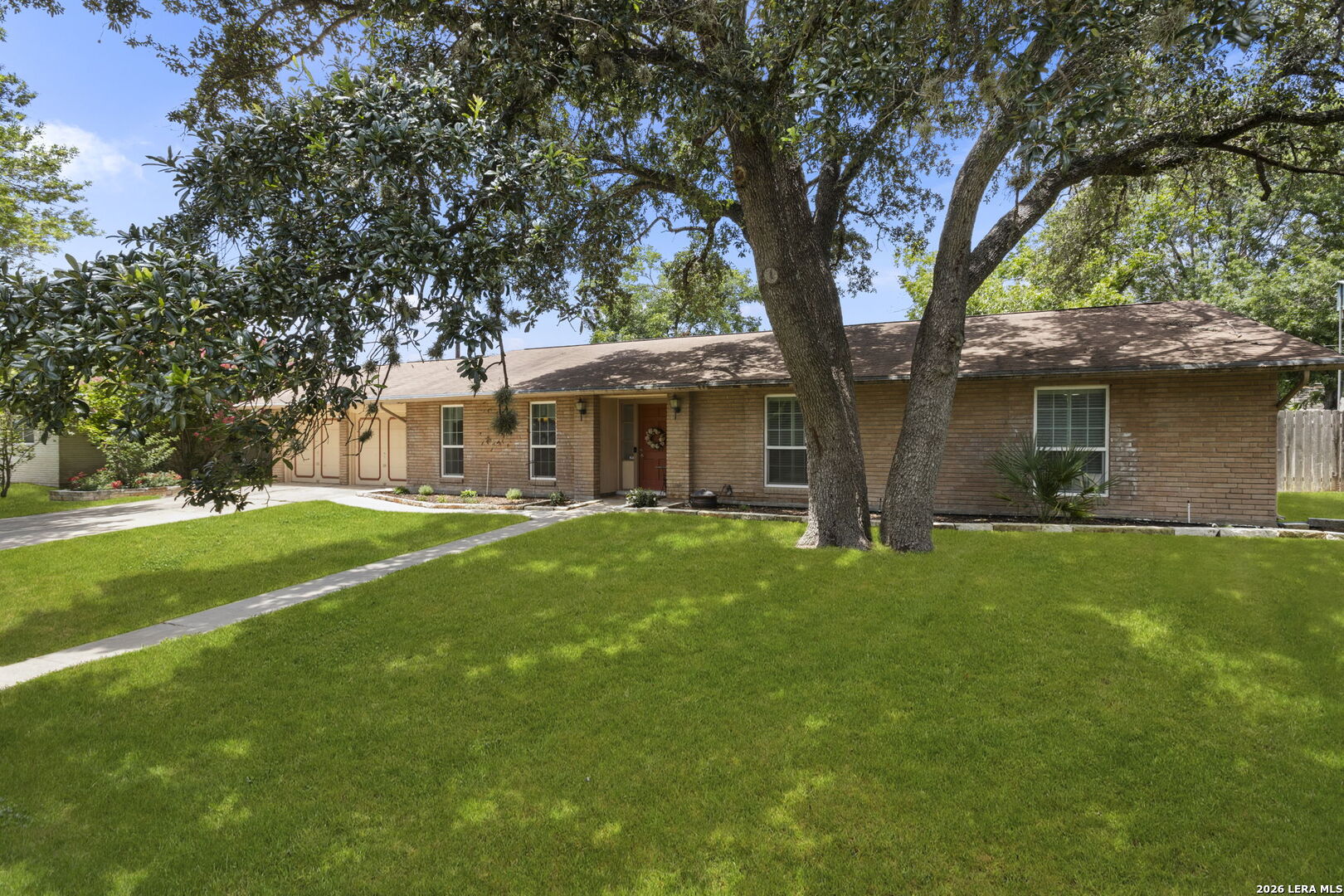421 Windcrest Dr.