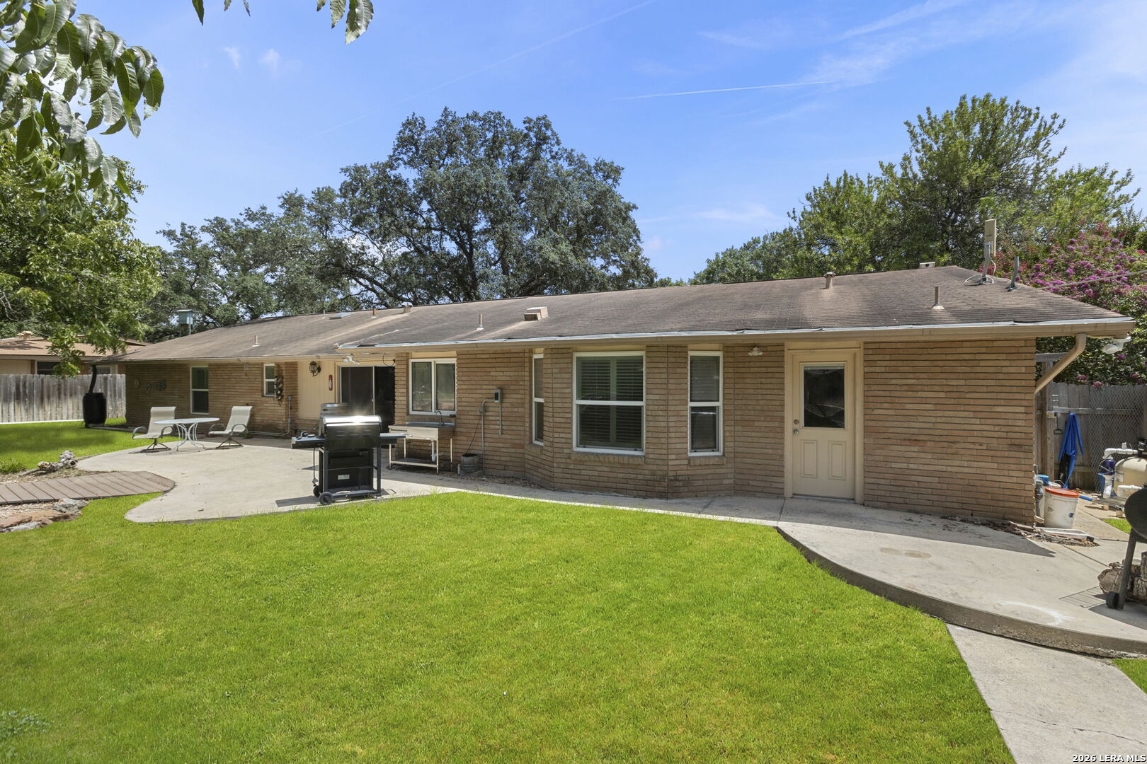 421 Windcrest Dr.