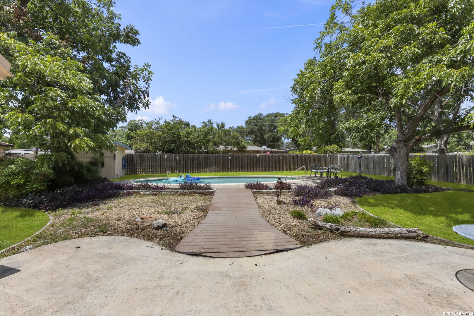 421 Windcrest Dr.