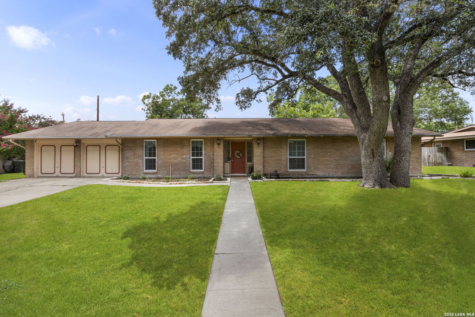 421 Windcrest Dr.
