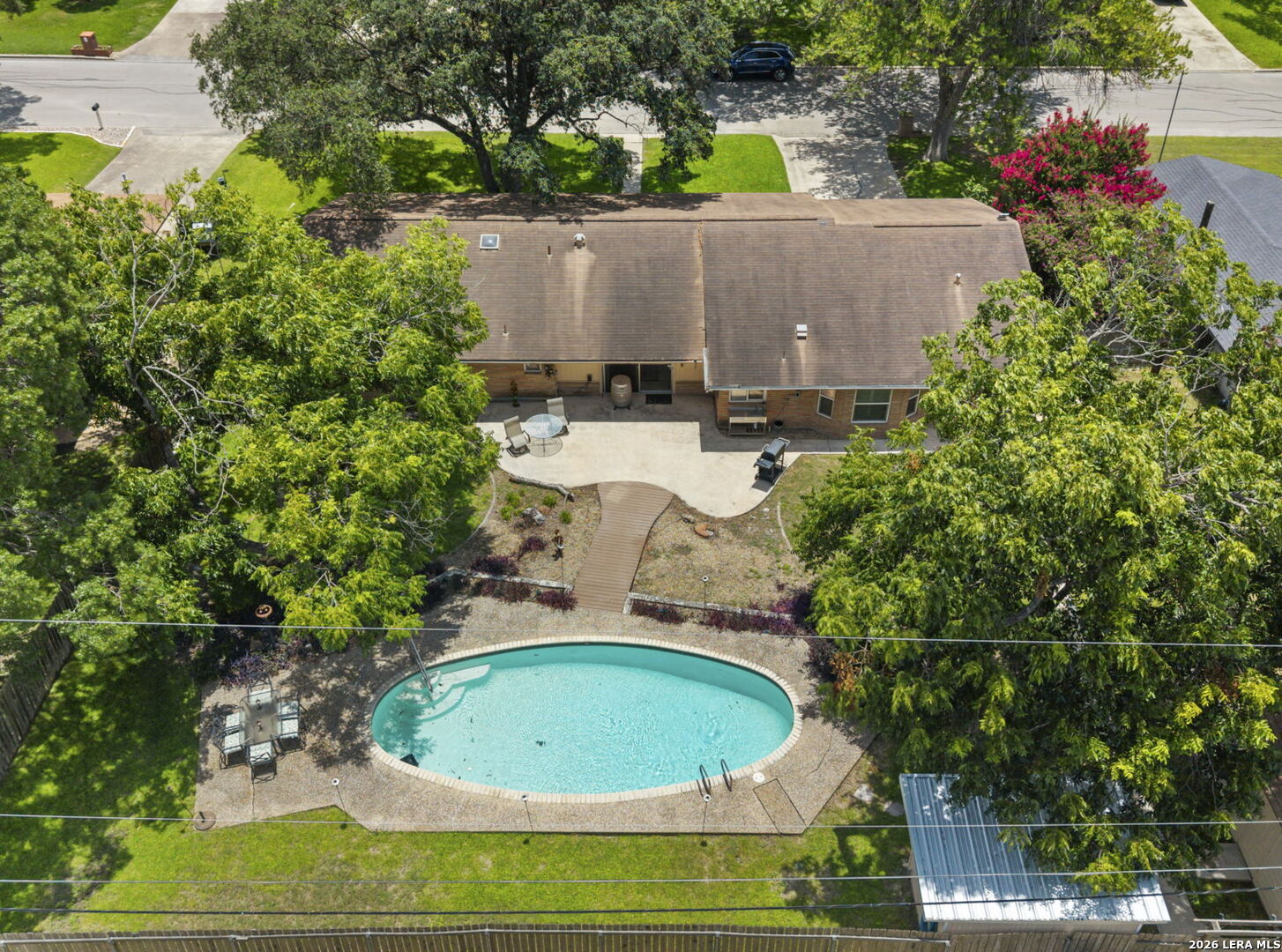 421 Windcrest Dr.