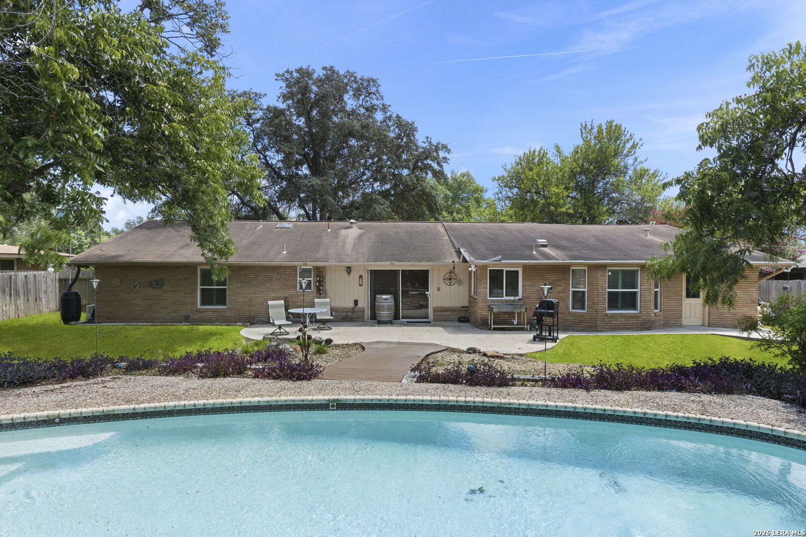 421 Windcrest Dr.