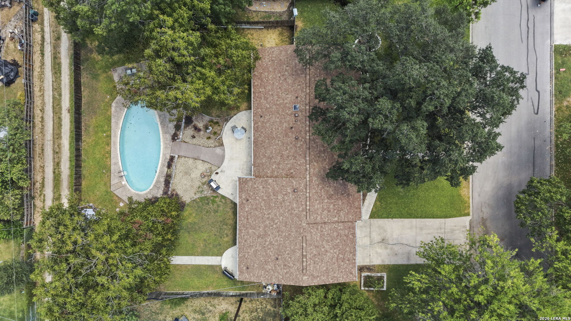 421 Windcrest Dr.