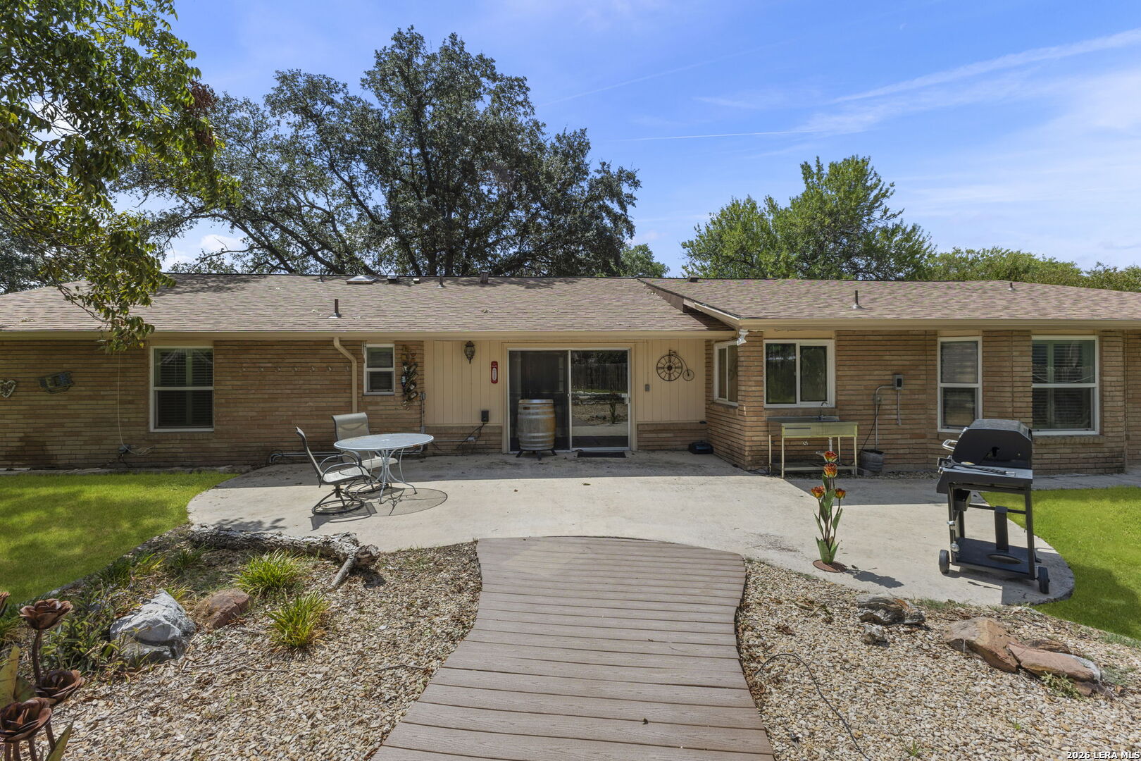 421 Windcrest Dr.