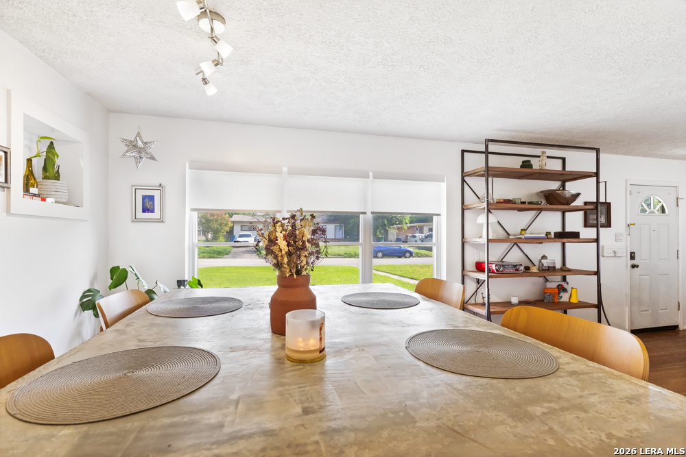 230 BRETTONWOOD DR