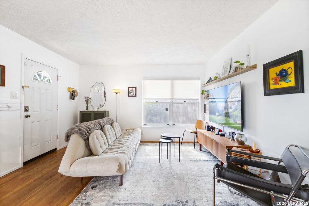 230 BRETTONWOOD DR