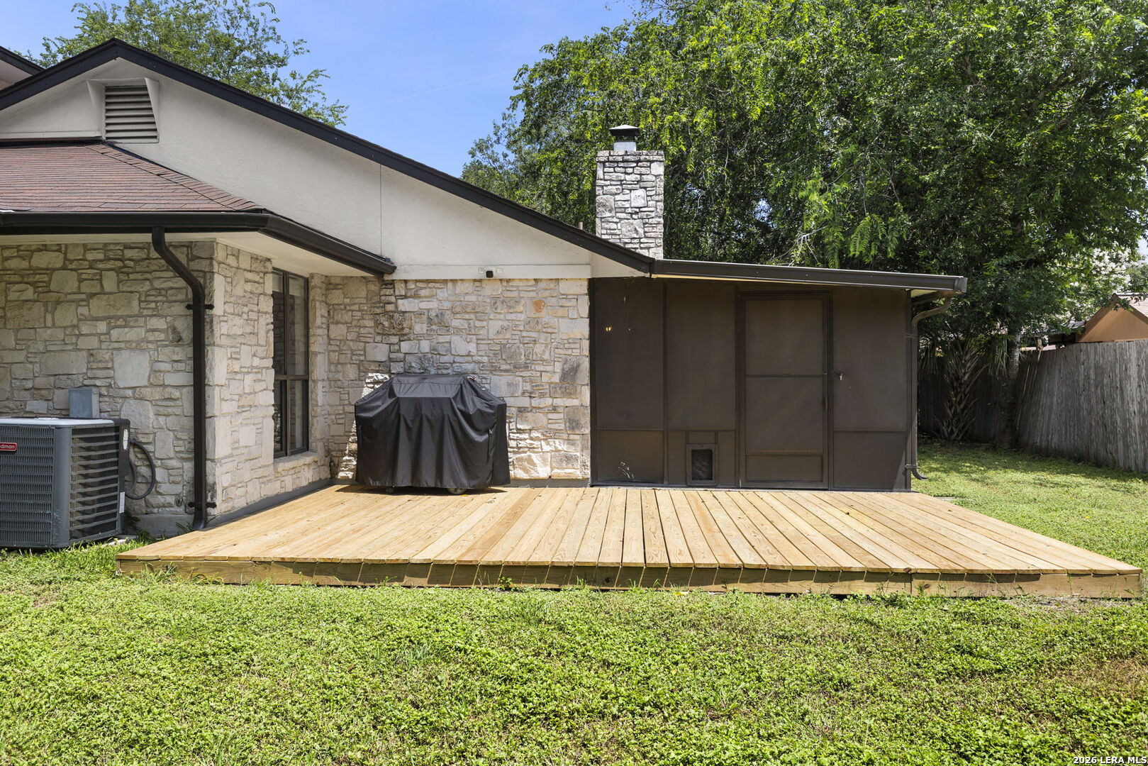 6215 Pine Needles