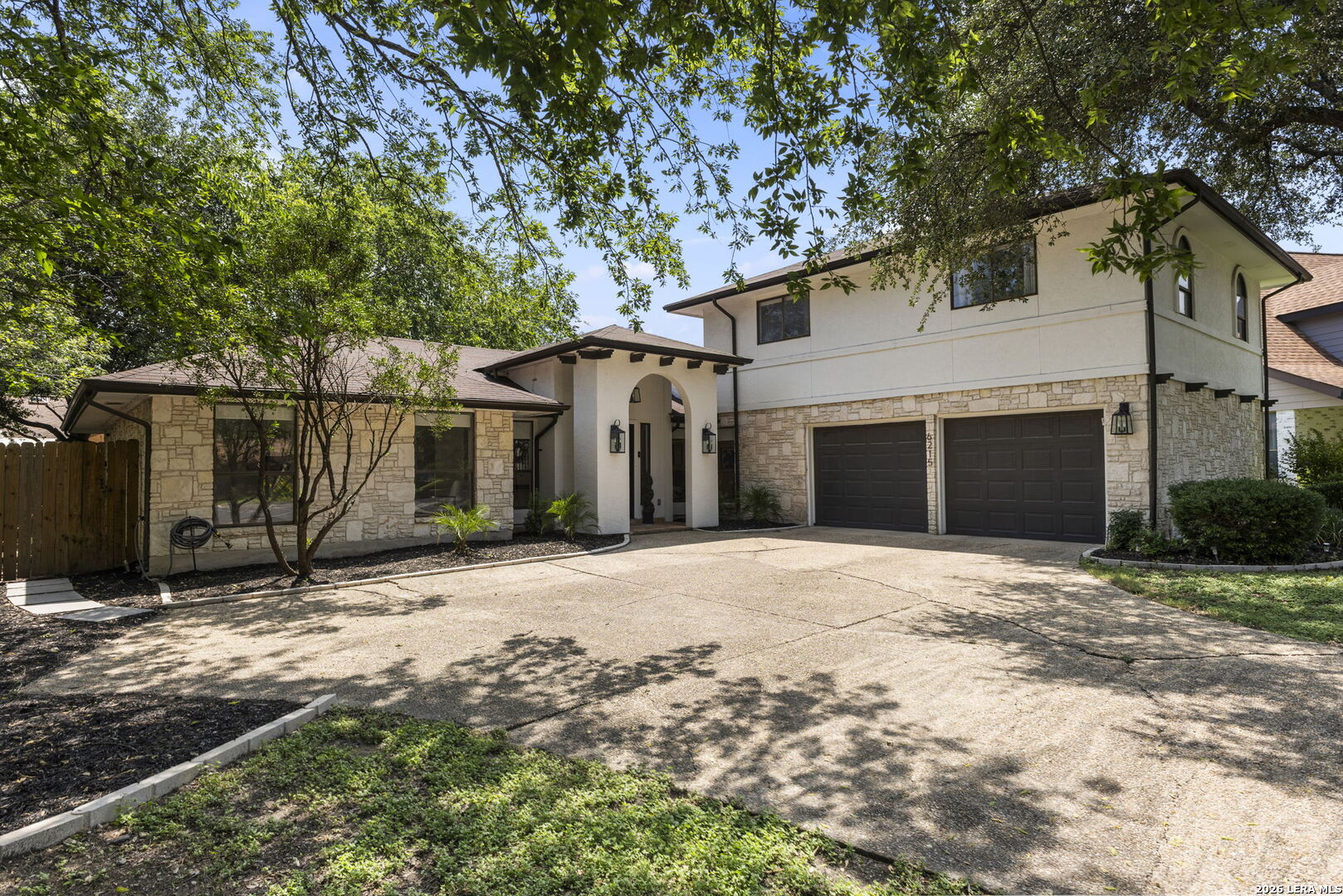 6215 Pine Needles