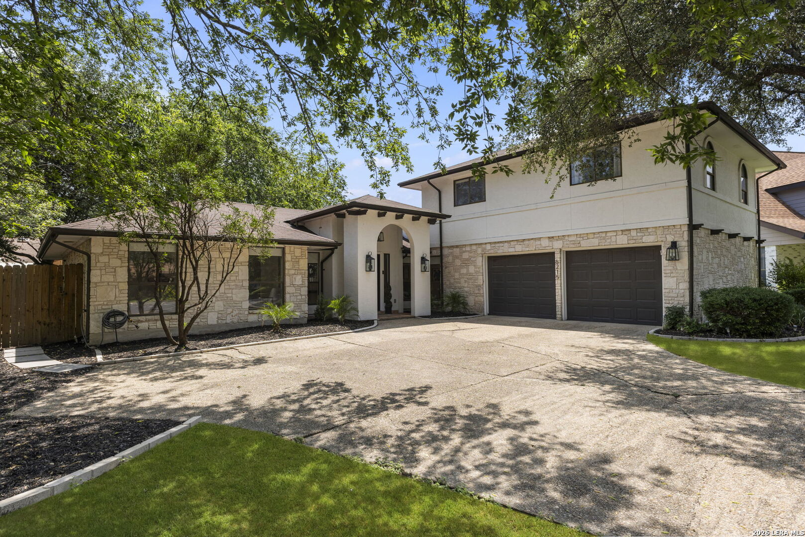 6215 Pine Needles