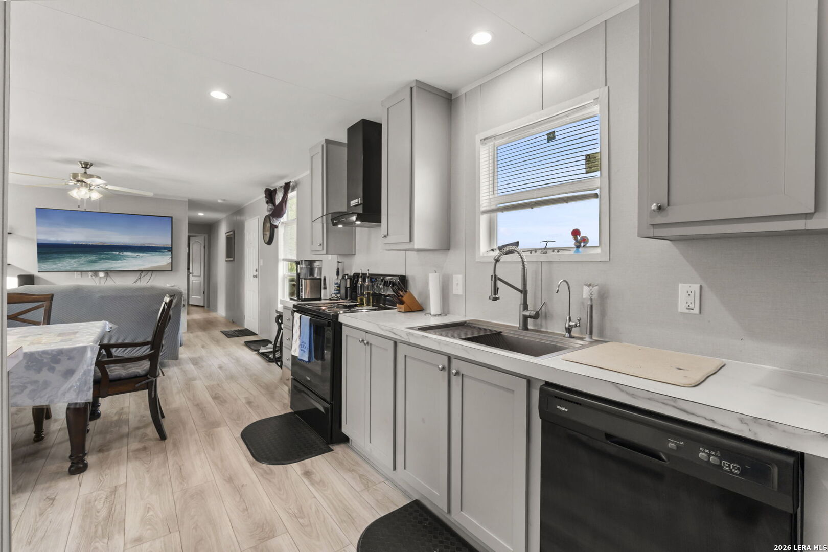 1029 POSTERT LN