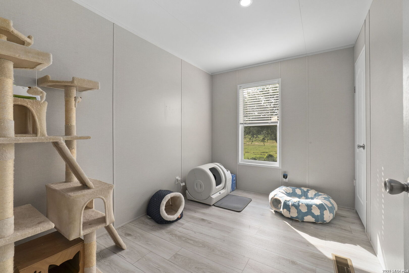 1029 POSTERT LN