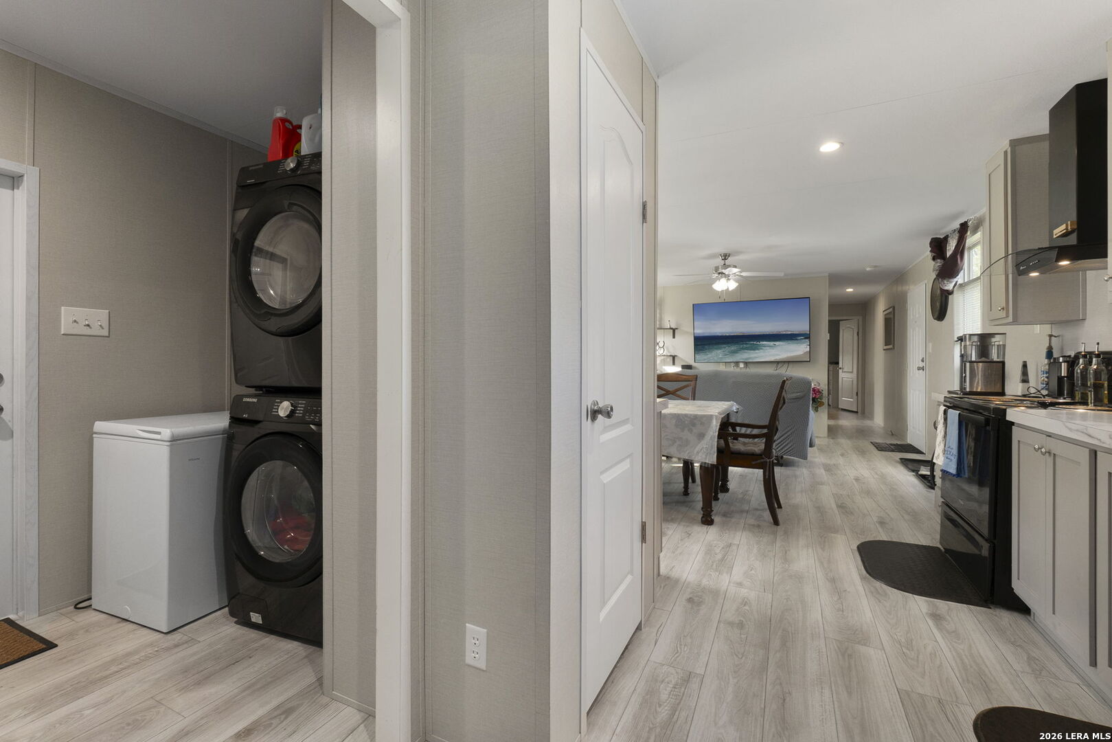 1029 POSTERT LN