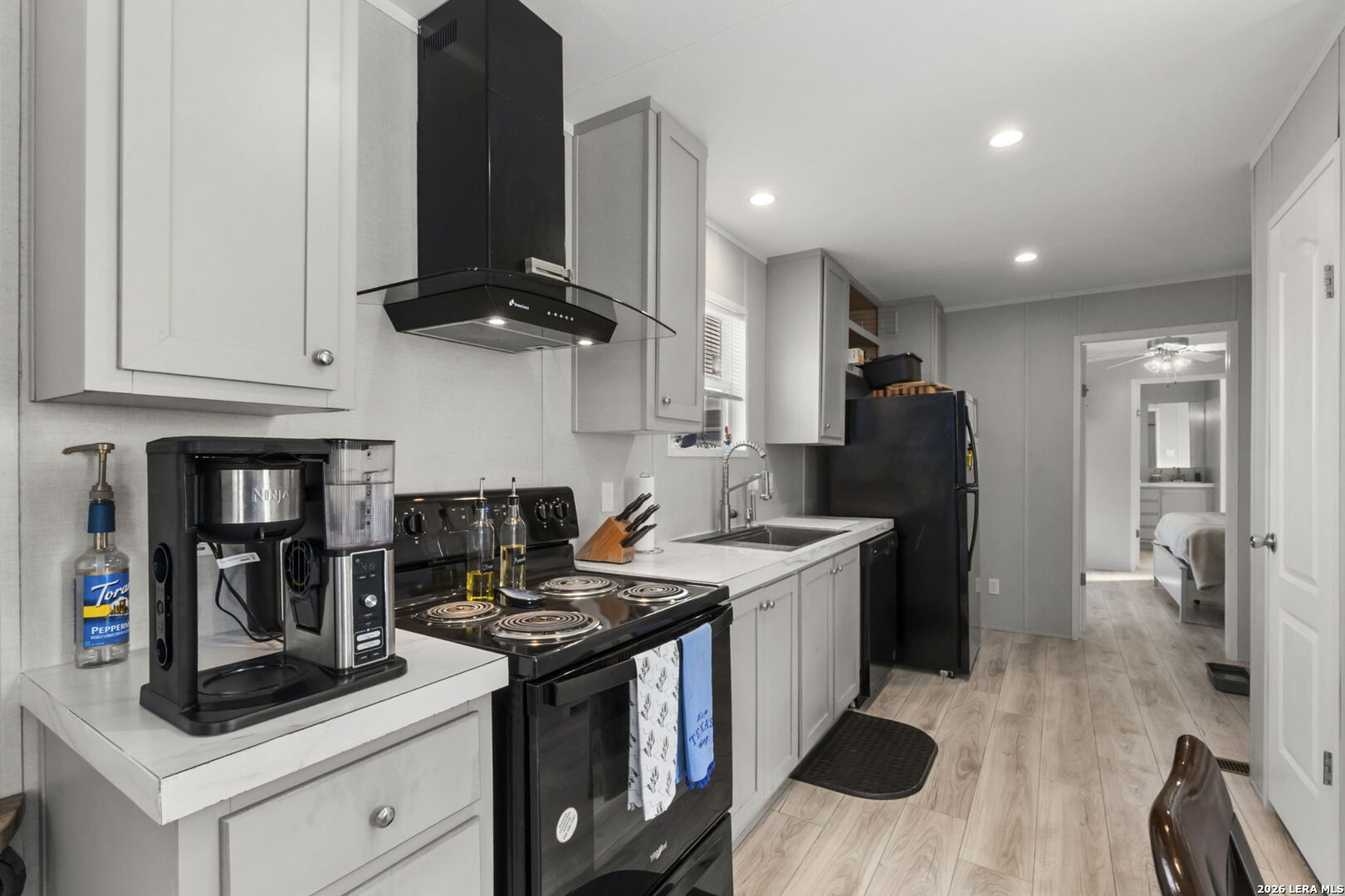 1029 POSTERT LN