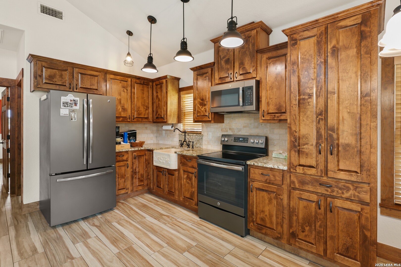 1355 BROAD OAK DR