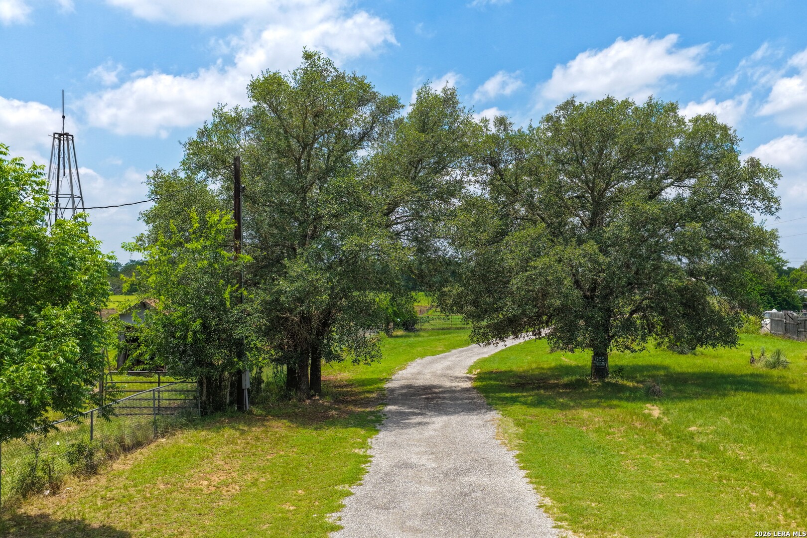 1355 BROAD OAK DR