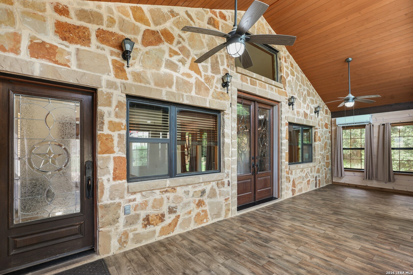 1355 BROAD OAK DR