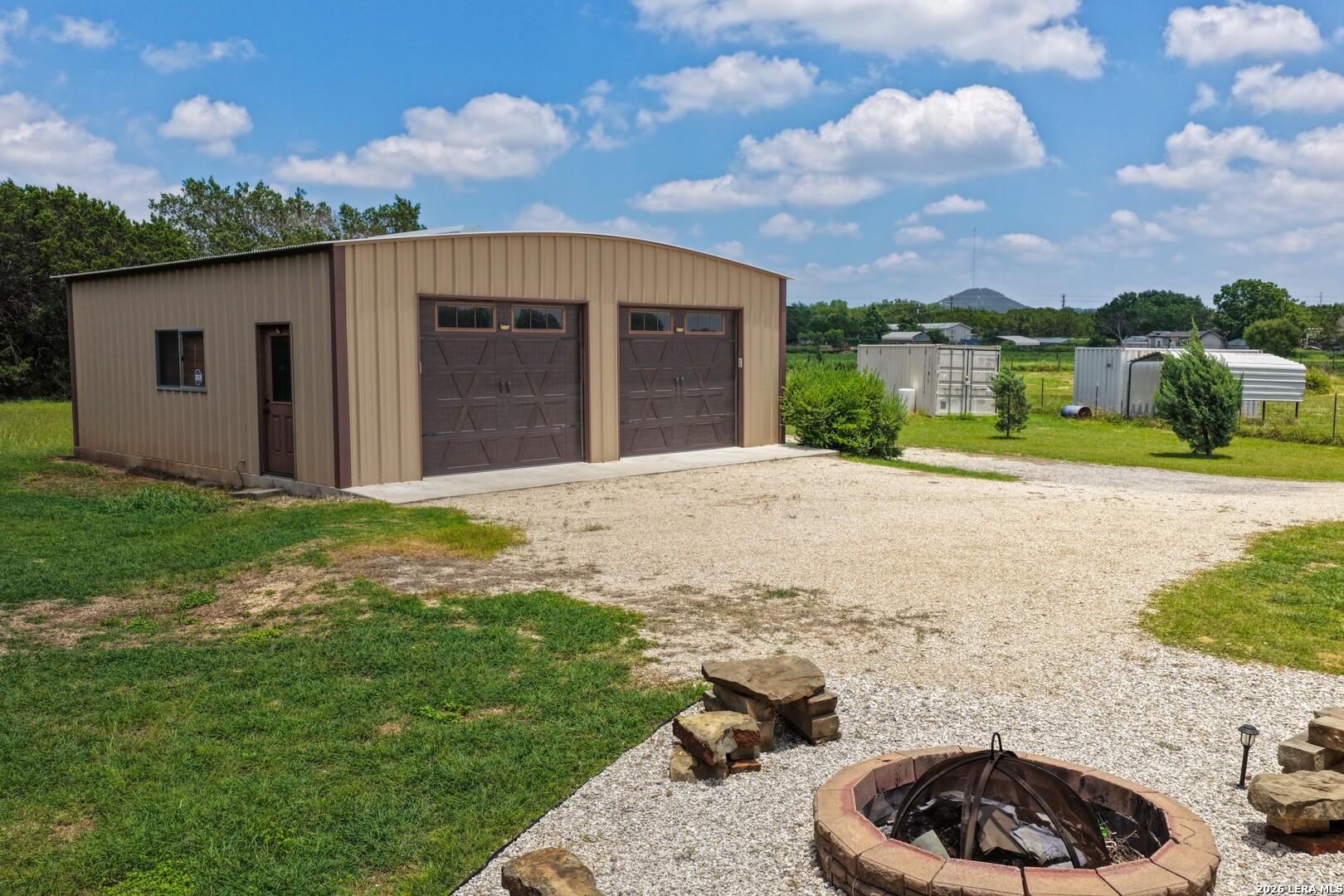 1355 BROAD OAK DR