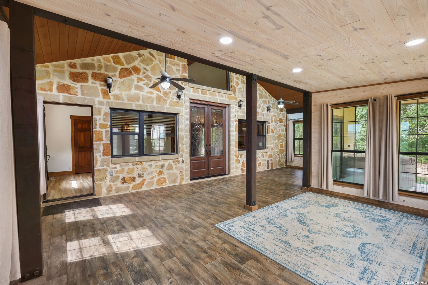1355 BROAD OAK DR