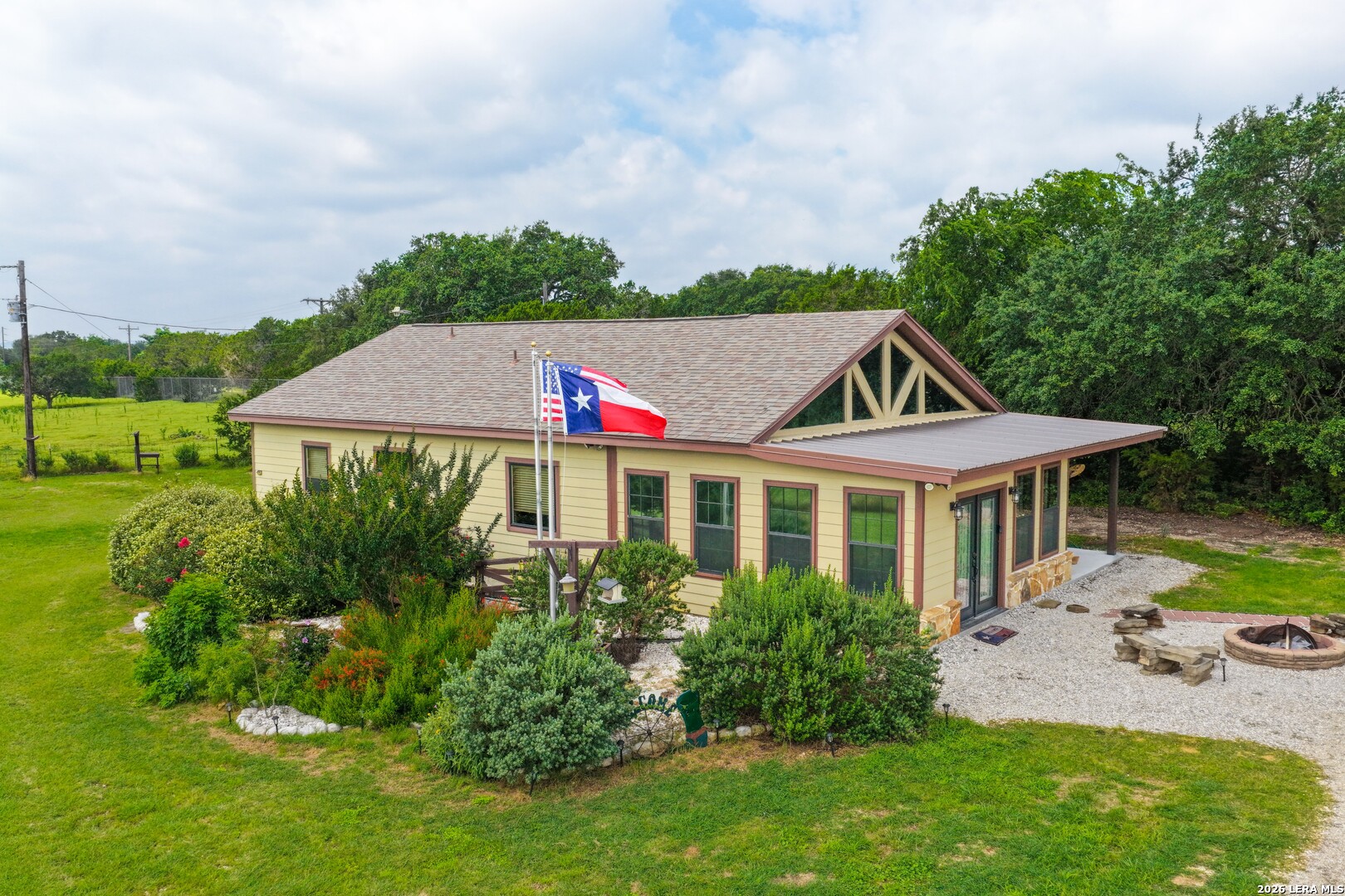 1355 BROAD OAK DR