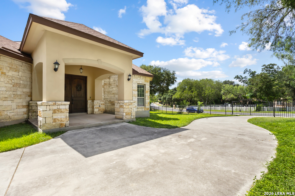 8210 Roy Lane