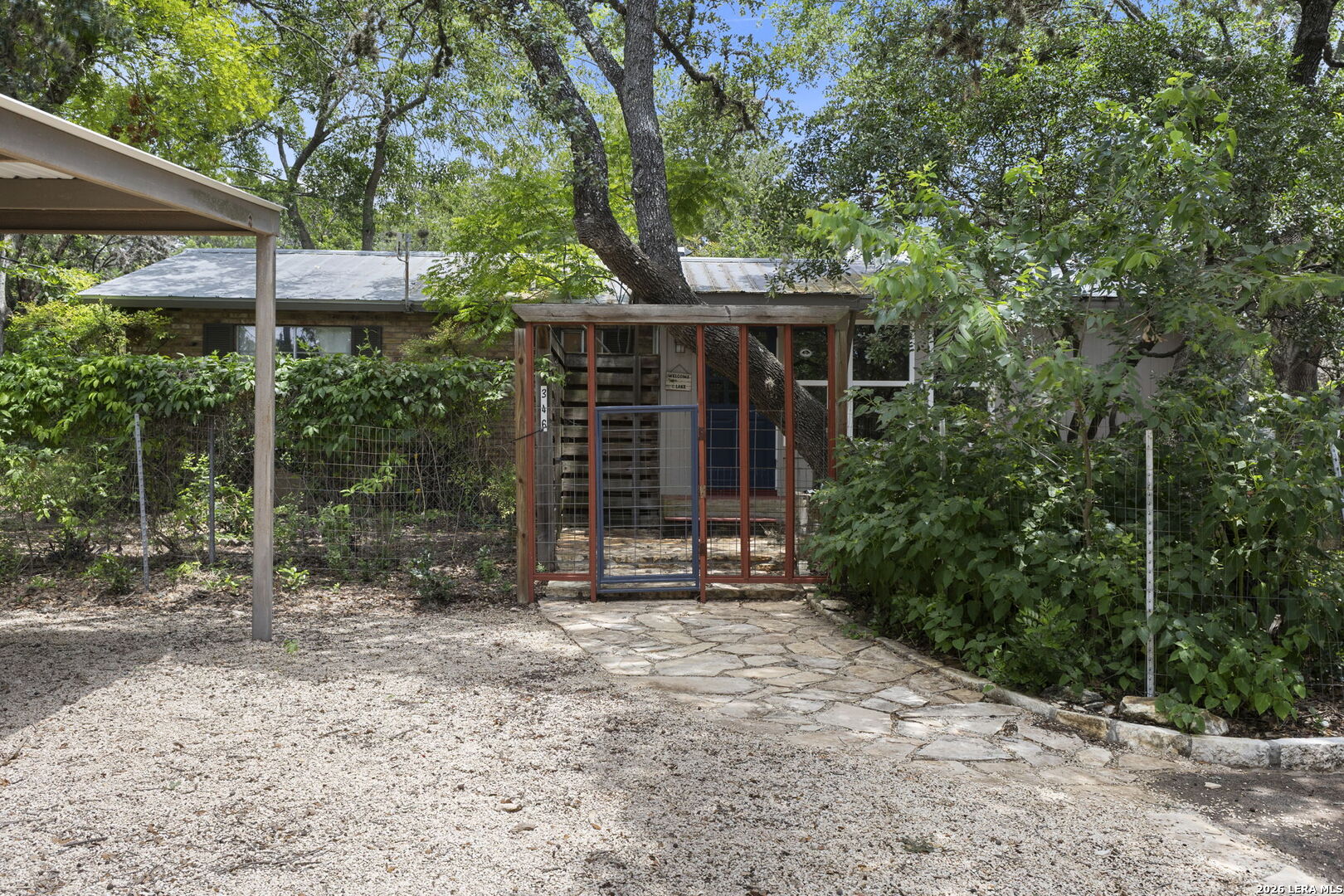 346 RAINBOW DR