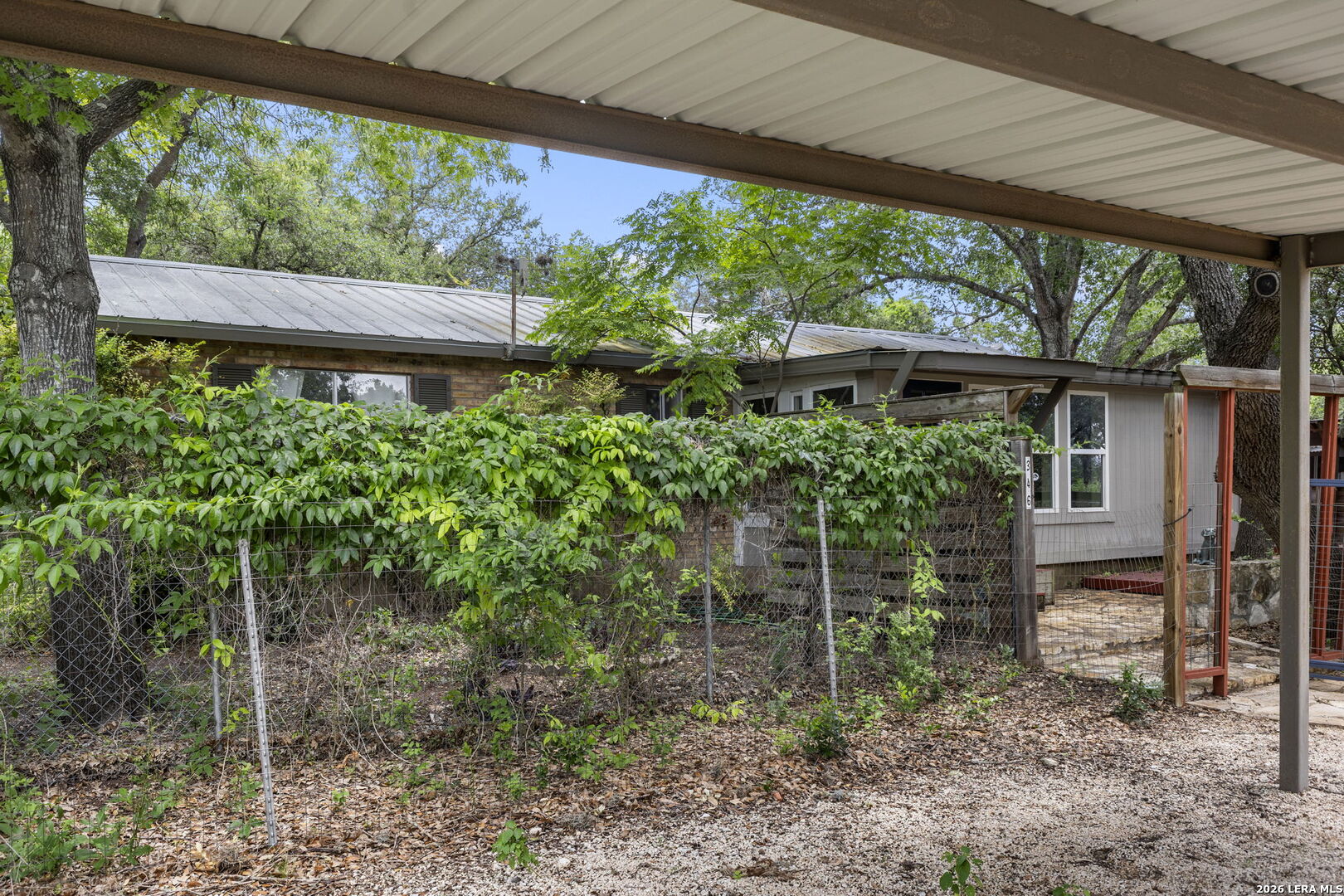 346 RAINBOW DR