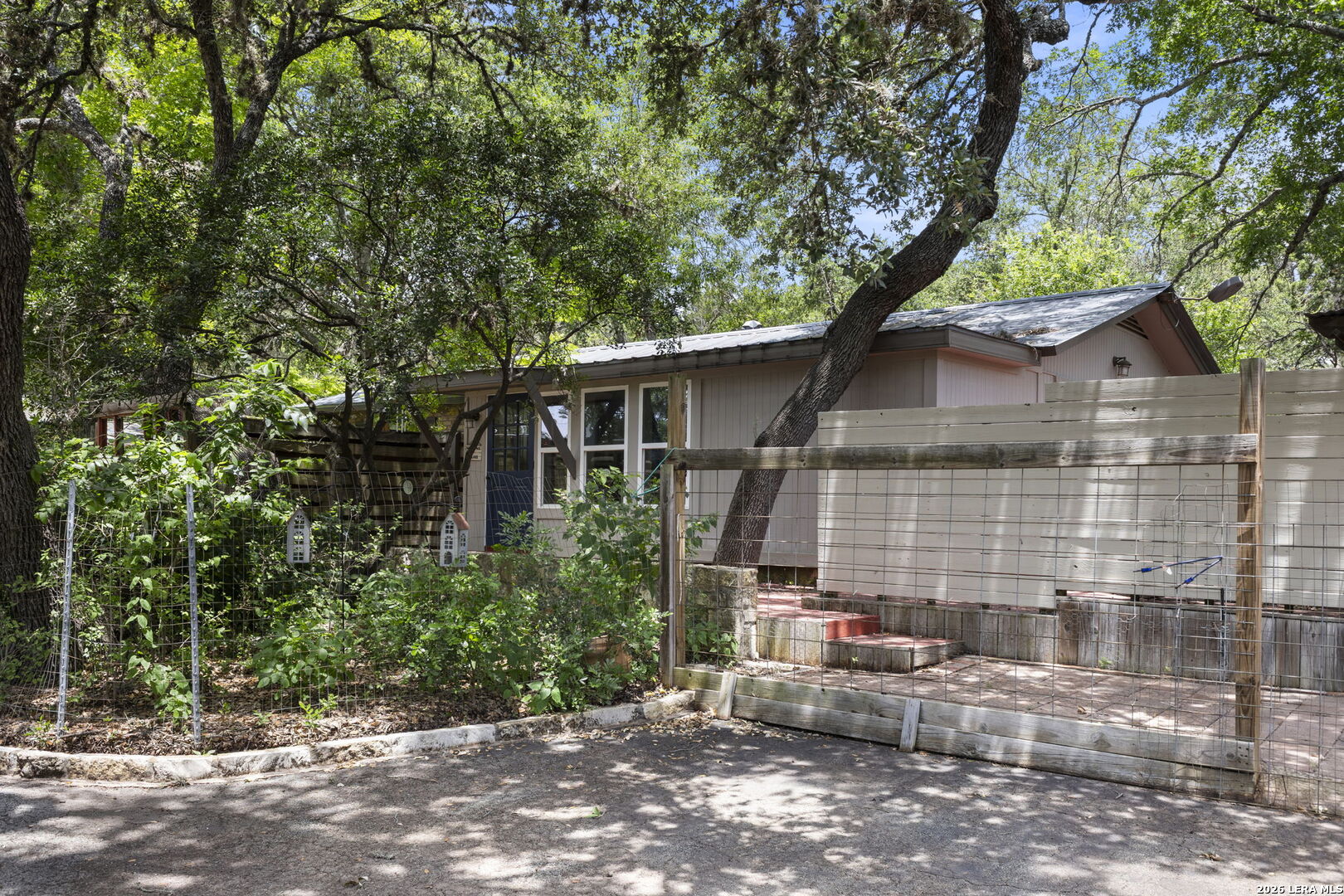 346 RAINBOW DR